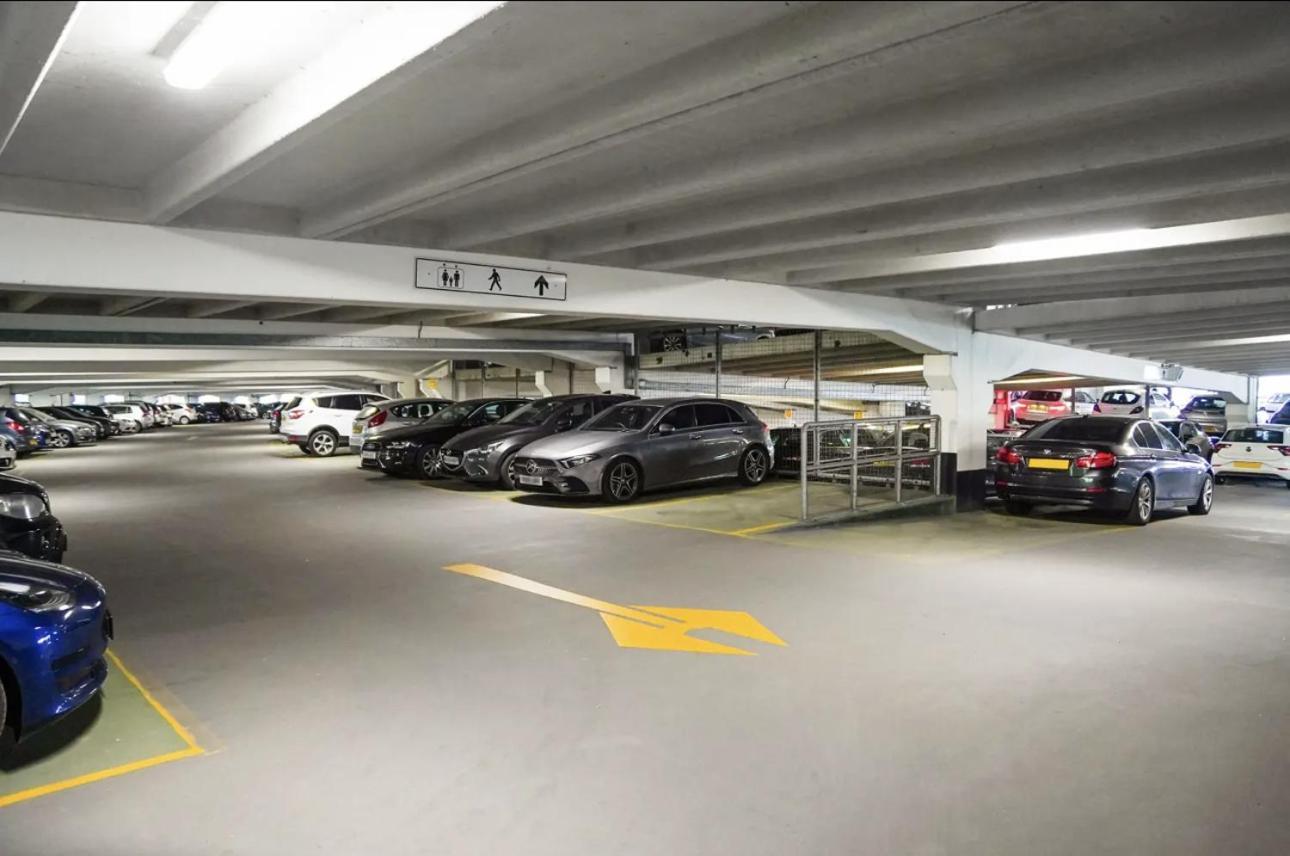 Central Leeds Dock Apt&Free Secure Parking! エクステリア 写真