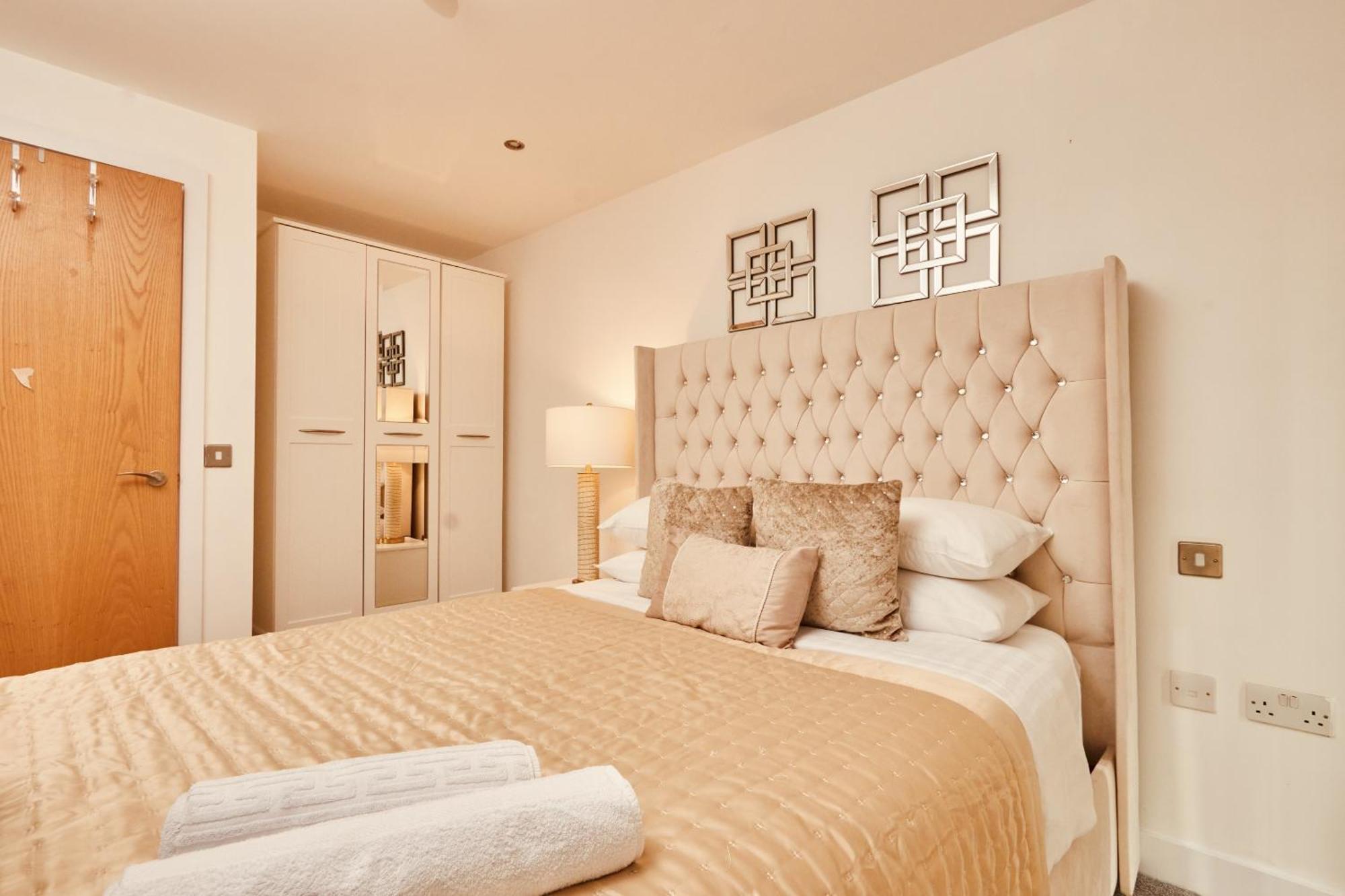 Central Leeds Dock Apt&Free Secure Parking! エクステリア 写真